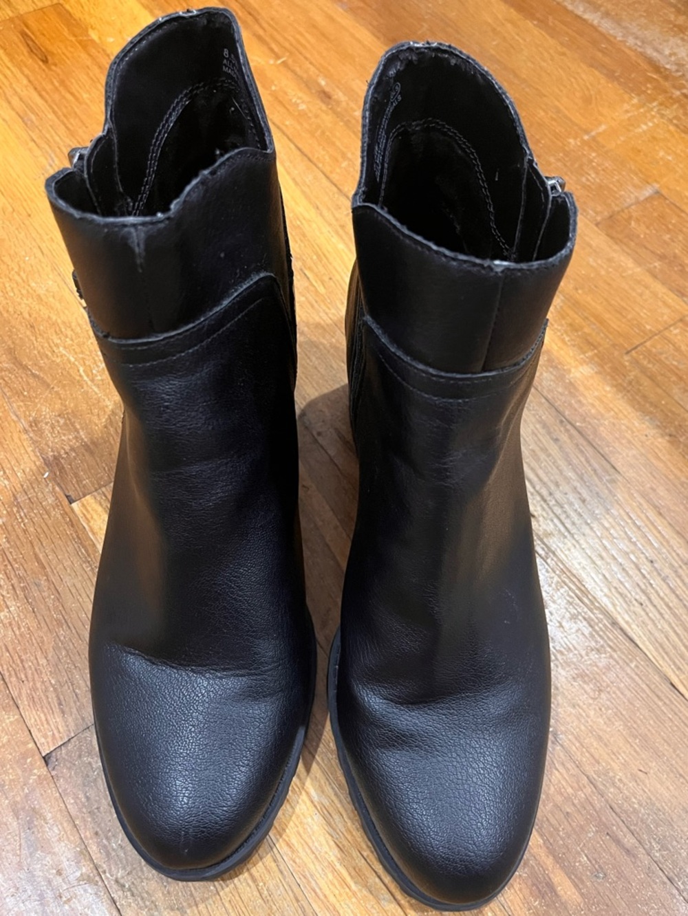 Aerosoles Women’s Black Ankle Boots - Sleek Leather Look